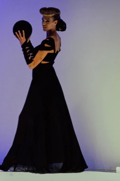 Look 18
